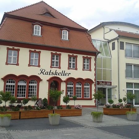 Garni-Hotel Zum Alten Ratskeller ヴェッチャウ エクステリア 写真