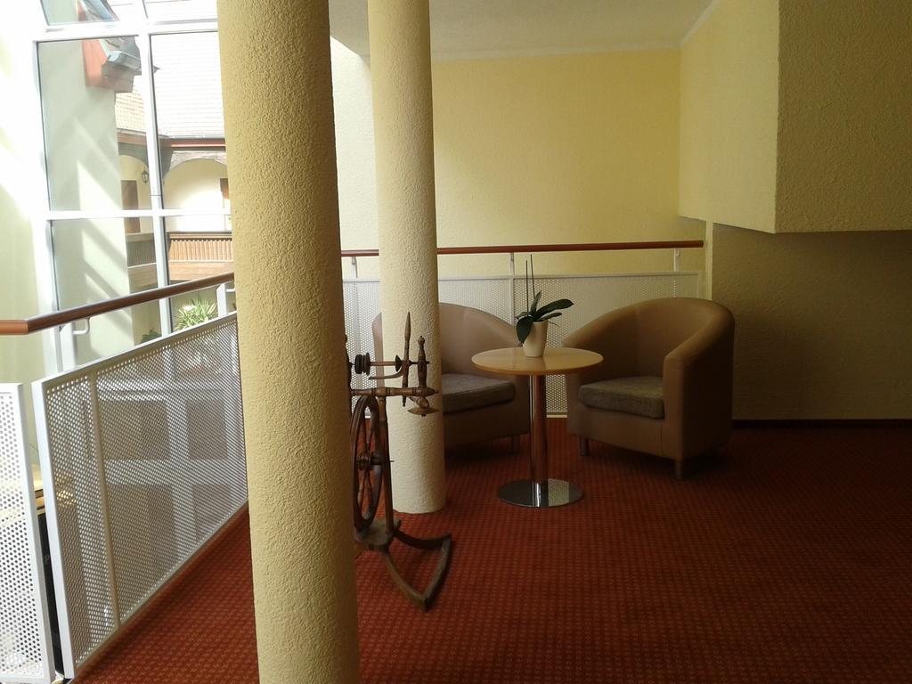 Garni-Hotel Zum Alten Ratskeller ヴェッチャウ エクステリア 写真