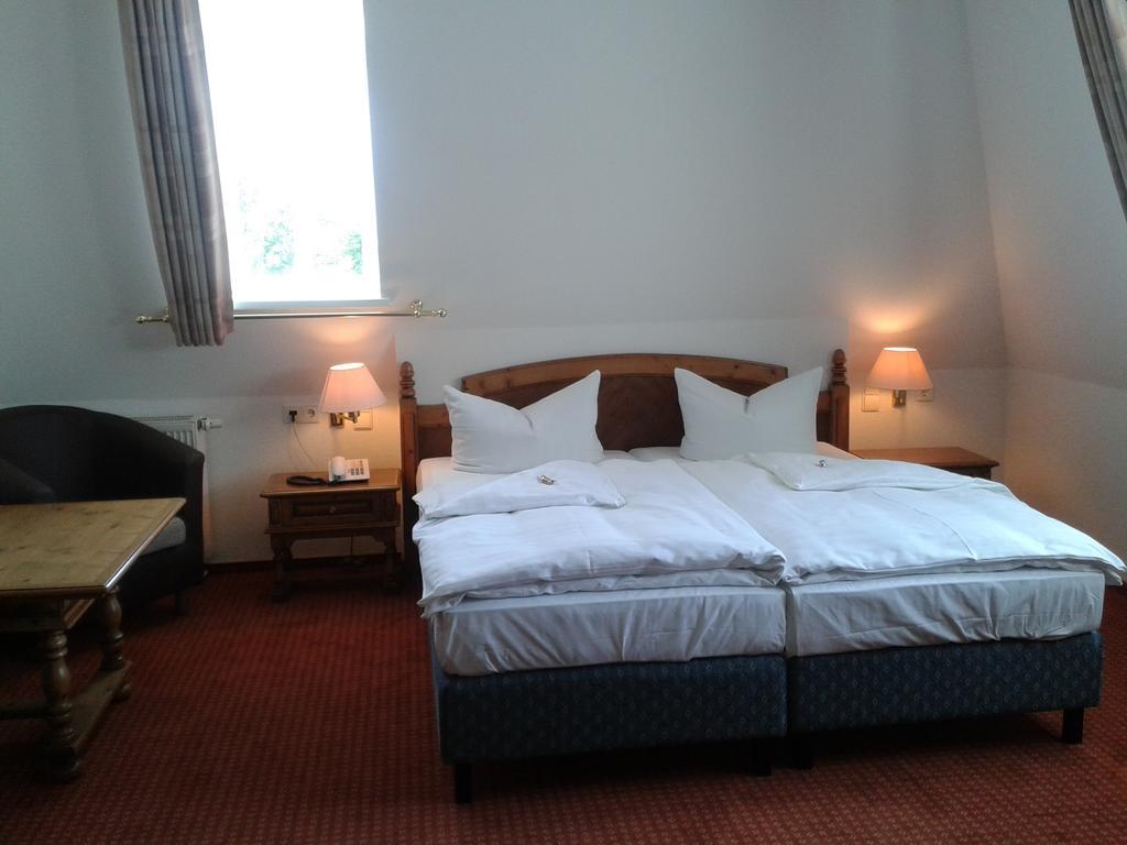 Garni-Hotel Zum Alten Ratskeller ヴェッチャウ 部屋 写真