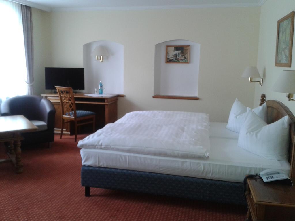 Garni-Hotel Zum Alten Ratskeller ヴェッチャウ 部屋 写真