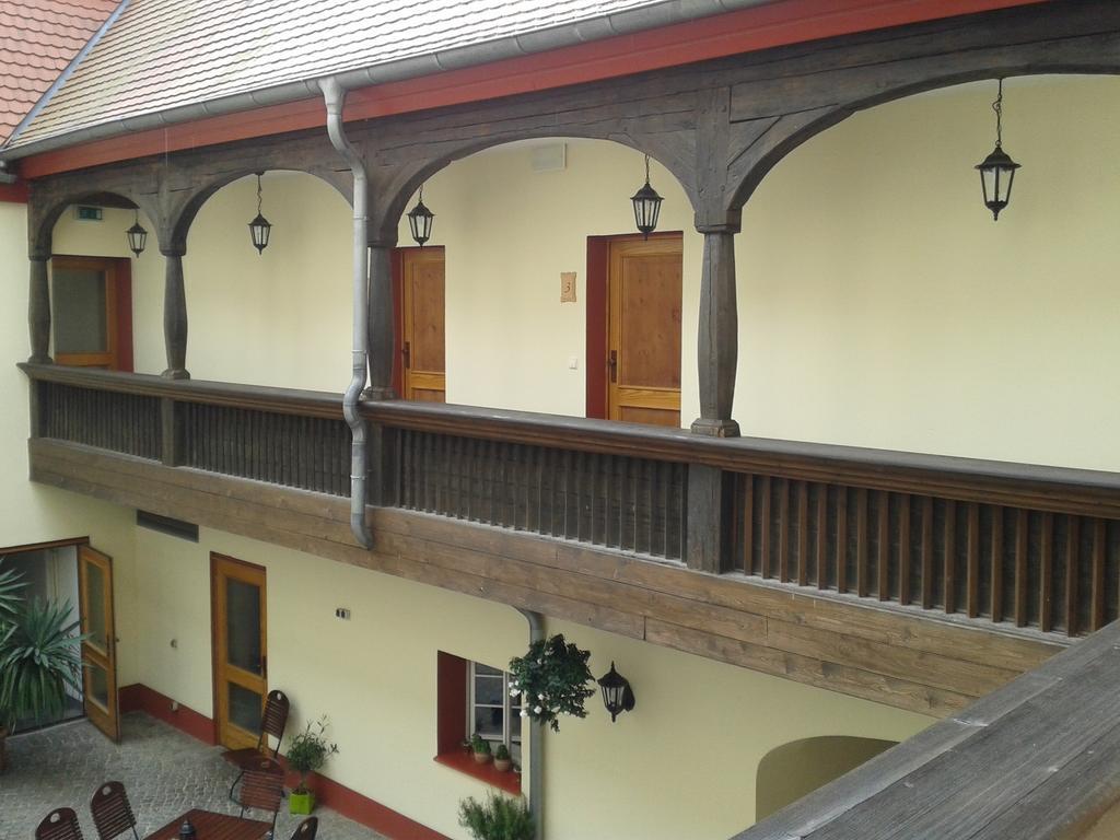 Garni-Hotel Zum Alten Ratskeller ヴェッチャウ エクステリア 写真