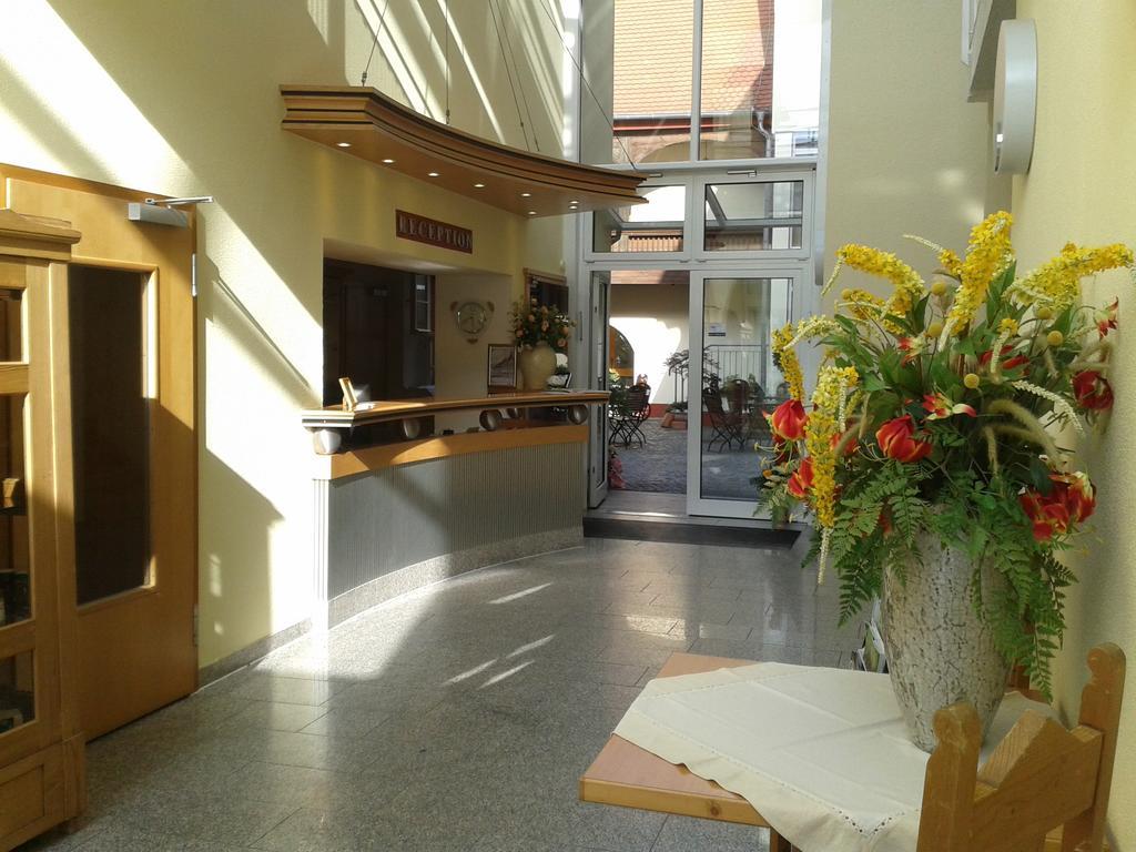 Garni-Hotel Zum Alten Ratskeller ヴェッチャウ エクステリア 写真