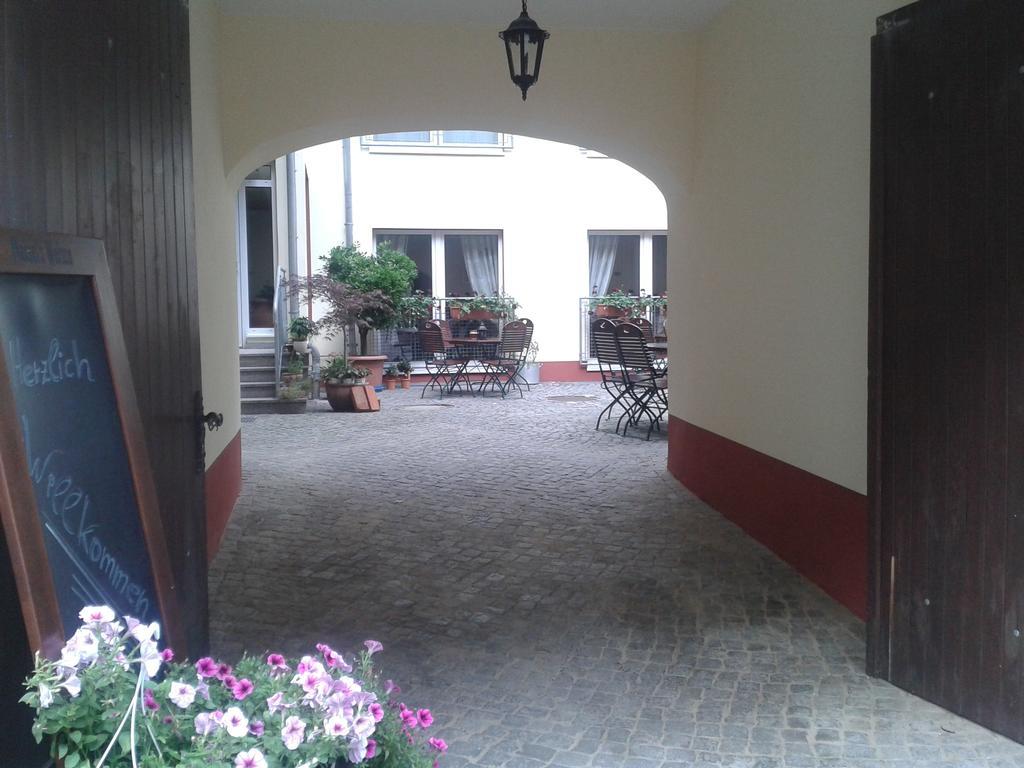 Garni-Hotel Zum Alten Ratskeller ヴェッチャウ エクステリア 写真