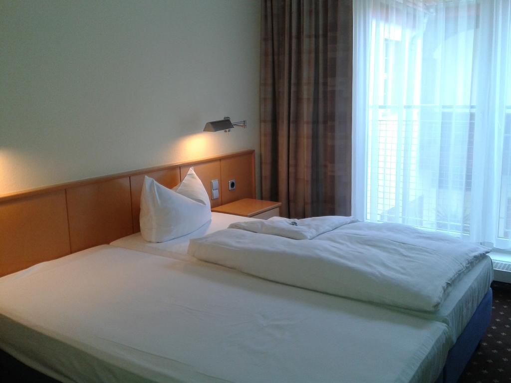 Garni-Hotel Zum Alten Ratskeller ヴェッチャウ 部屋 写真