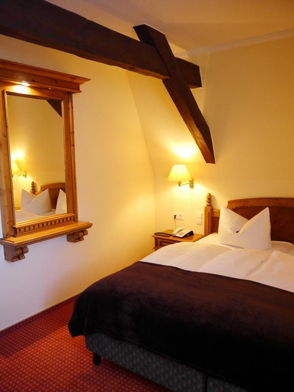 Garni-Hotel Zum Alten Ratskeller ヴェッチャウ エクステリア 写真