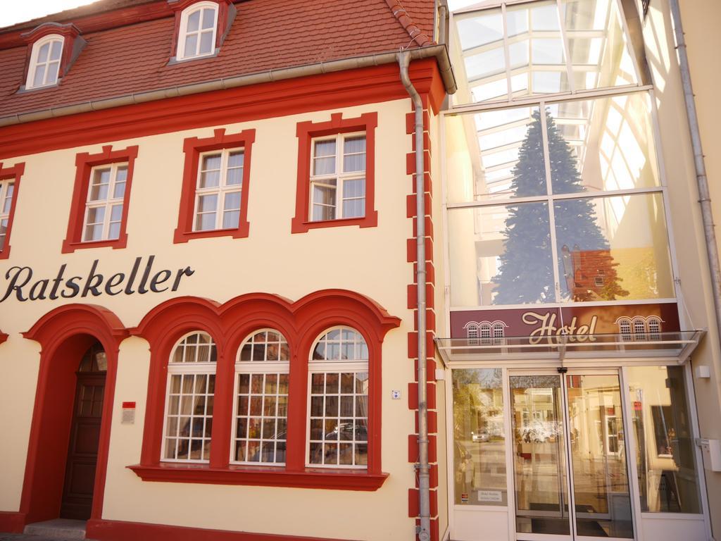 Garni-Hotel Zum Alten Ratskeller ヴェッチャウ エクステリア 写真